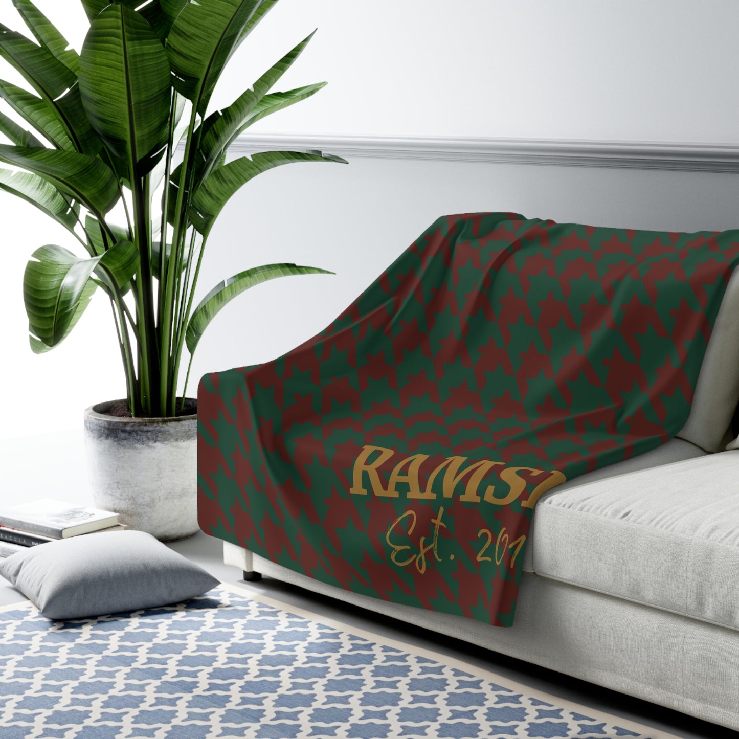 Personalized Houndstooth Blanket – Custom Family Name Throw in Tan, Green, Burgundy, or Orange | Plush Fleece or Sherpa Blanket (50x60 or 60x80)