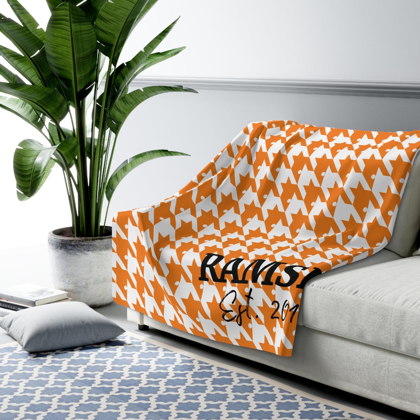Personalized Houndstooth Blanket – Custom Family Name Throw in Tan, Green, Burgundy, or Orange | Plush Fleece or Sherpa Blanket (50x60 or 60x80)