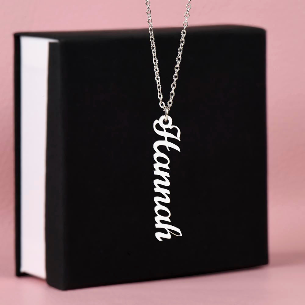 Personalized Vertical Name Necklace for Grandma – A Cherished Gift for Christmas, Birthdays and More!