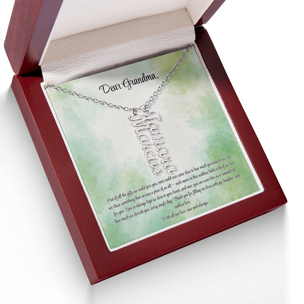 Personalized Vertical Name Necklace for Grandma – A Cherished Gift for Christmas, Birthdays and More!